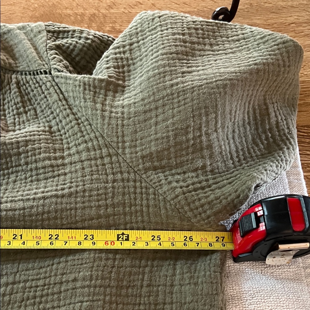 Knox Rose Olive Green Button-Front Gauze V-Neck Top - Picture 9 of 10